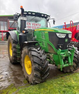 John Deere 6215R